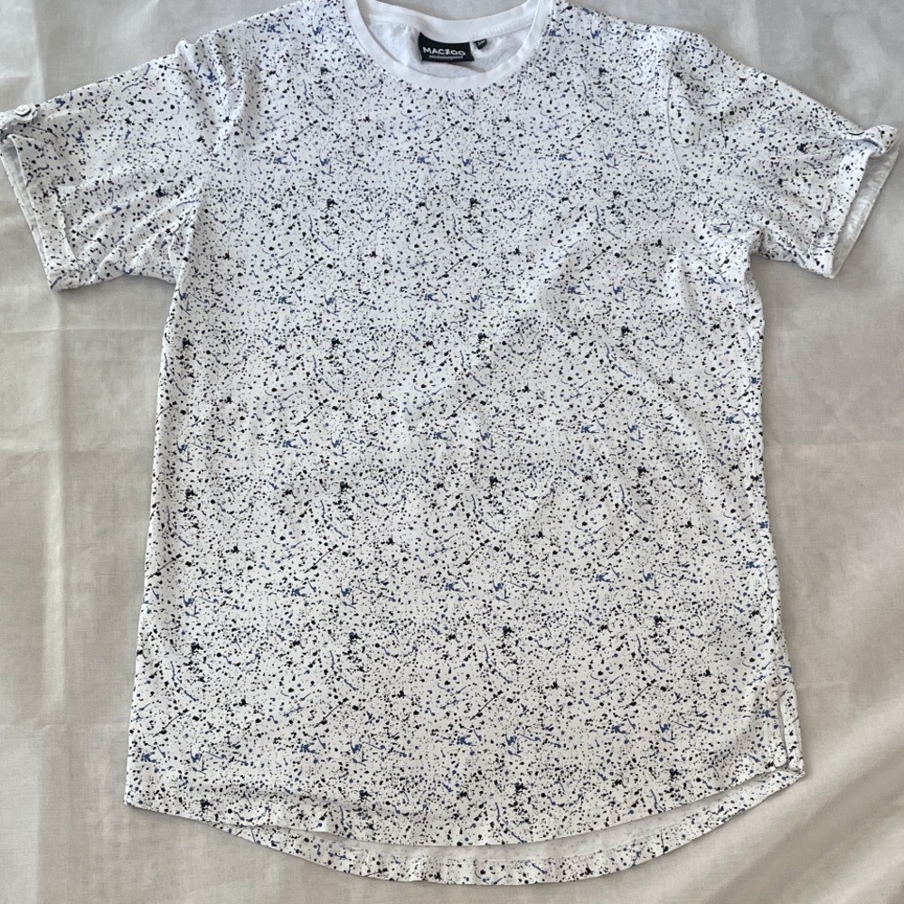 Mens White and Blue Splash Patterned Short Sleeve Tee medium